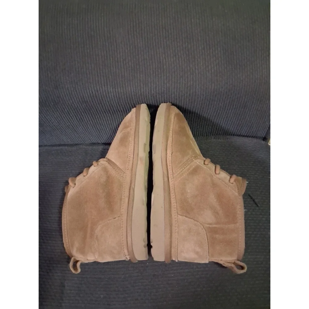 UGG Neumel II Graphic Boys Boots Size‎ 4 Chestnut Youth's Shoes 1120703K